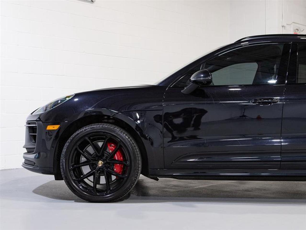 2024 Porsche Macan GTS AWD Photo