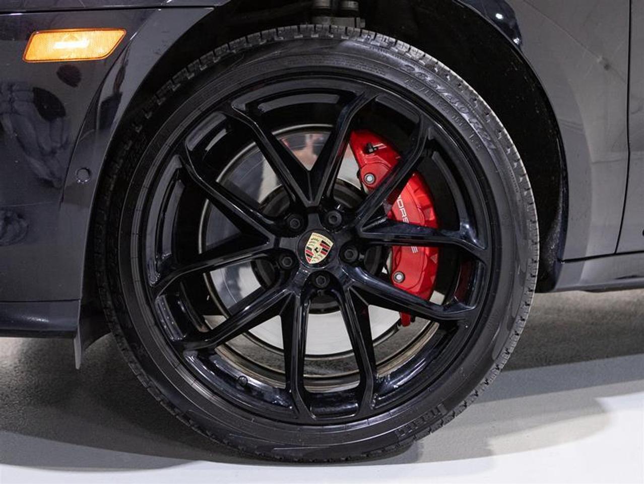 2024 Porsche Macan GTS AWD Photo