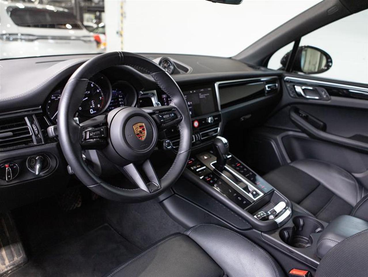 2024 Porsche Macan GTS AWD Photo