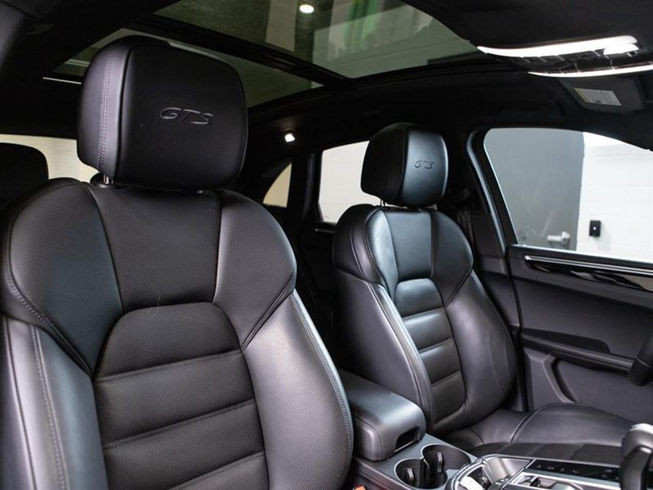 2024 Porsche Macan GTS AWD Photo