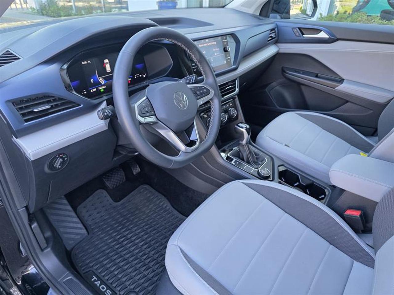 2024 Volkswagen Taos Comfortline 1.5T 7sp at DSG w/ Tip 4M One-owner ve Photo