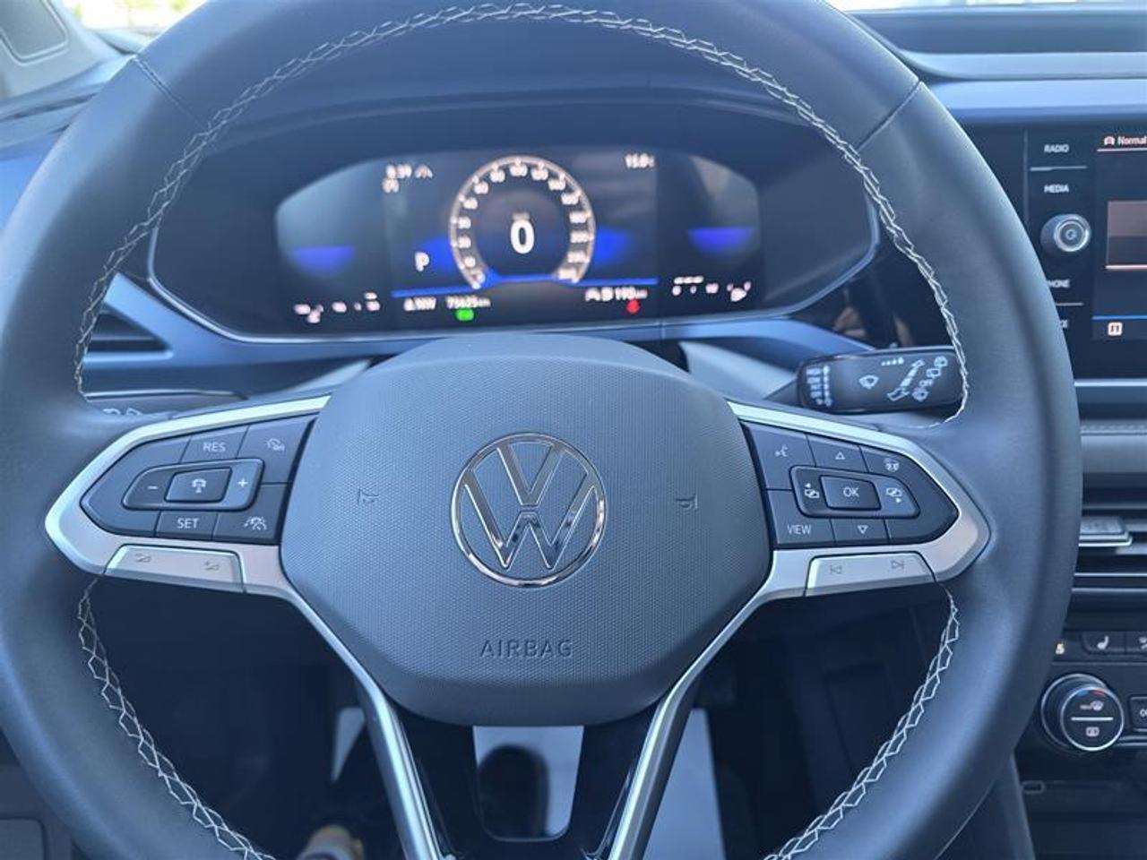 2024 Volkswagen Taos Comfortline 1.5T 7sp at DSG w/ Tip 4M One-owner ve Photo
