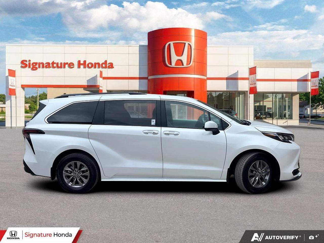 2026 Toyota Sienna XLE Photo