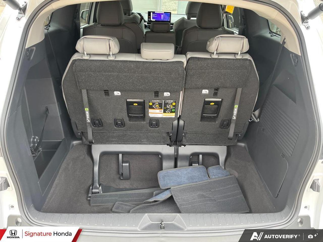 2026 Toyota Sienna XLE Photo