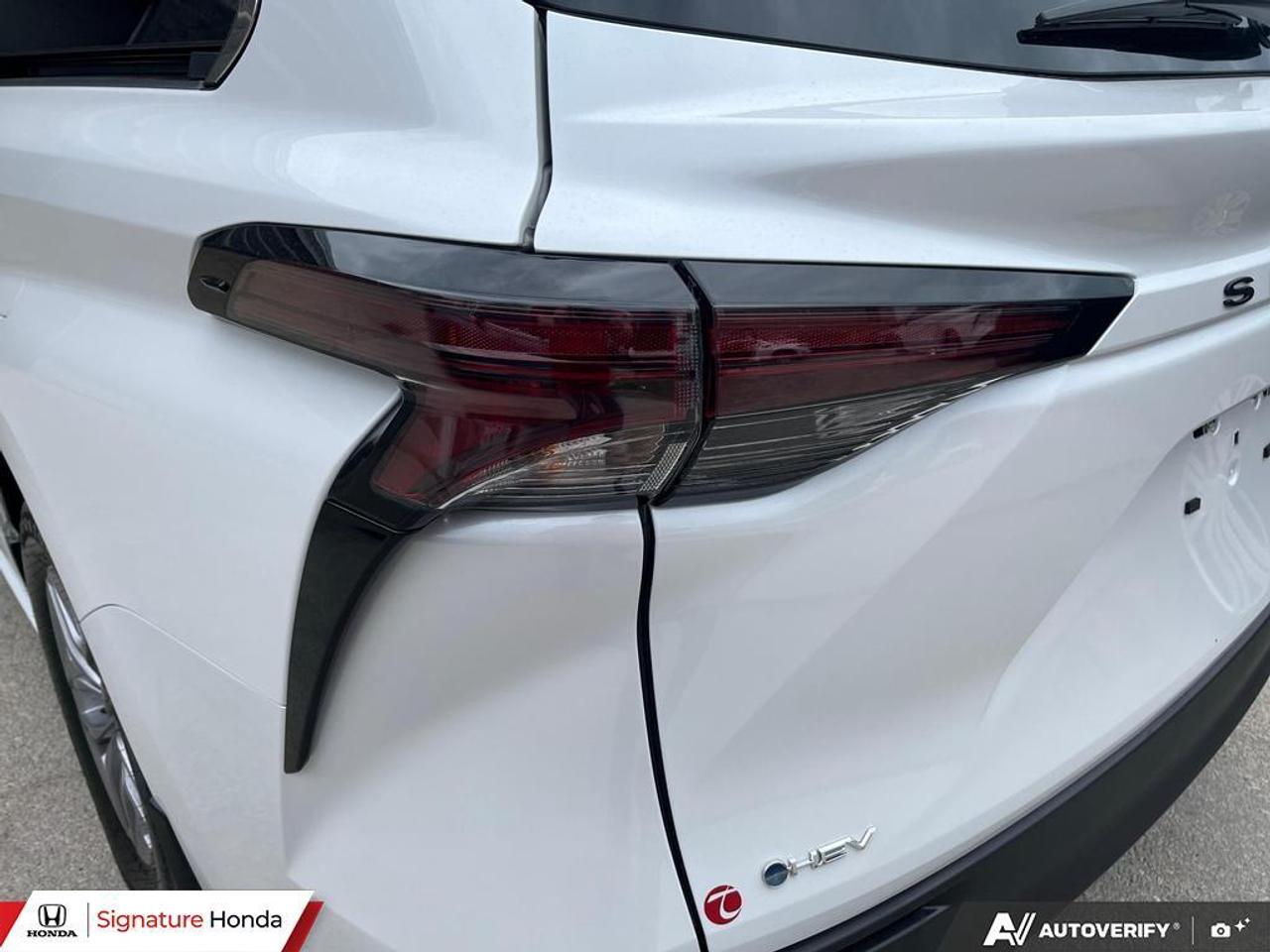 2026 Toyota Sienna XLE Photo