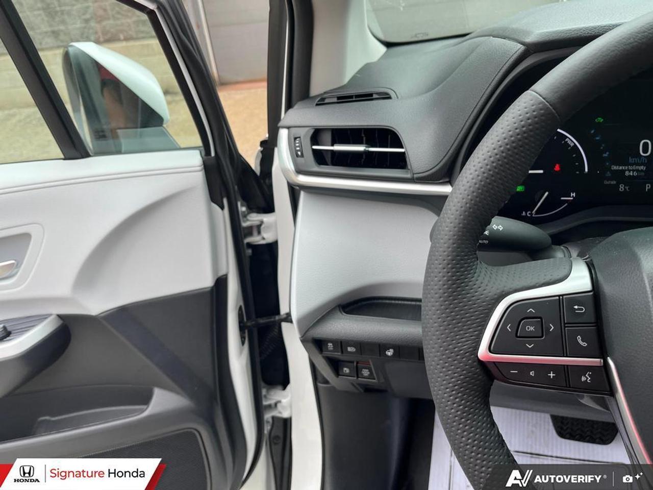 2026 Toyota Sienna XLE Photo