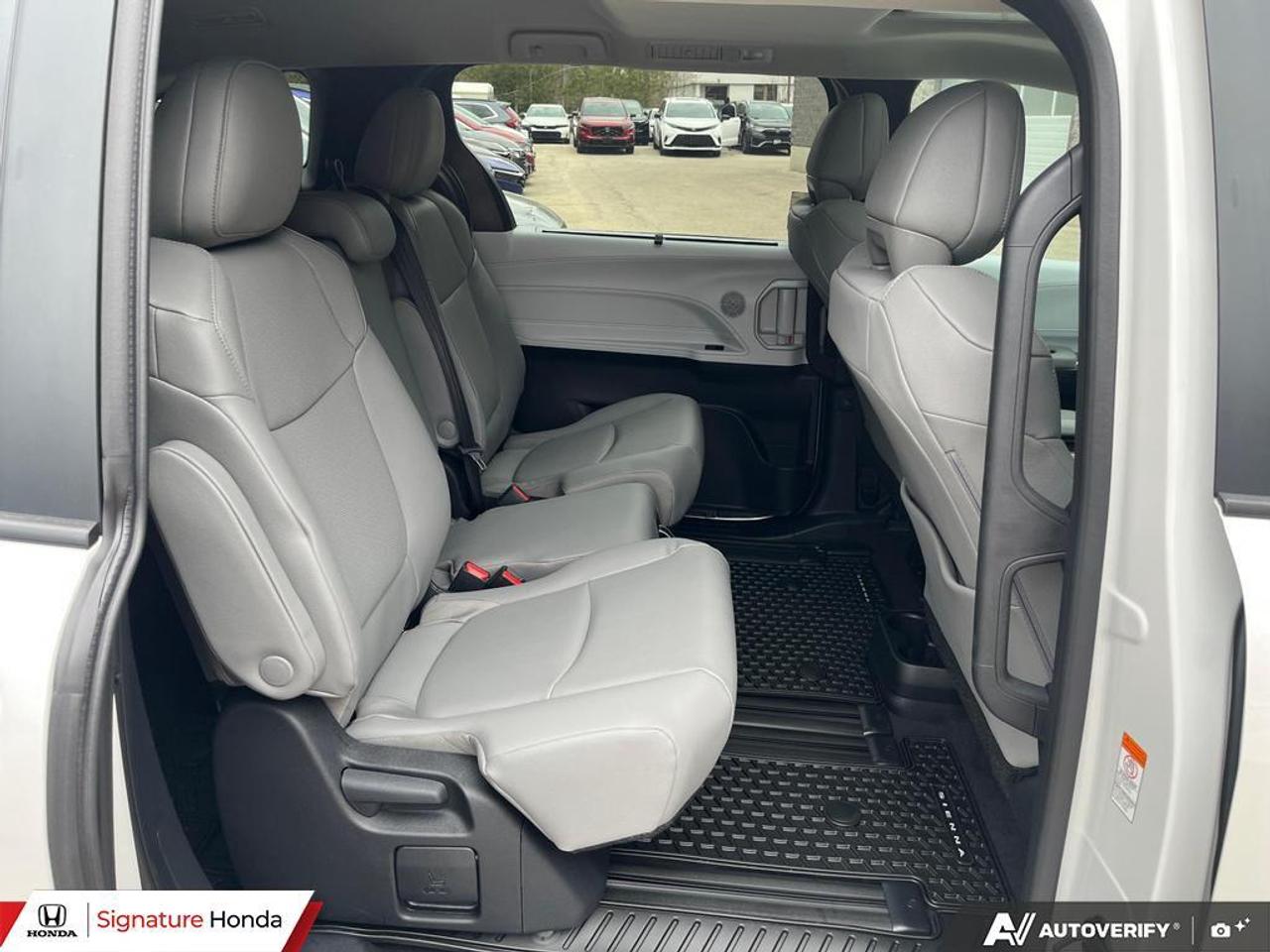 2026 Toyota Sienna XLE Photo