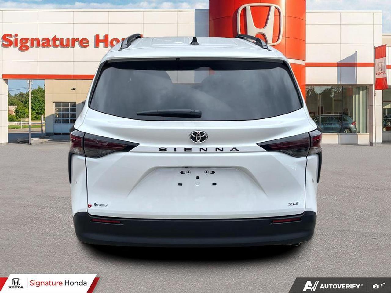 2026 Toyota Sienna XLE Photo