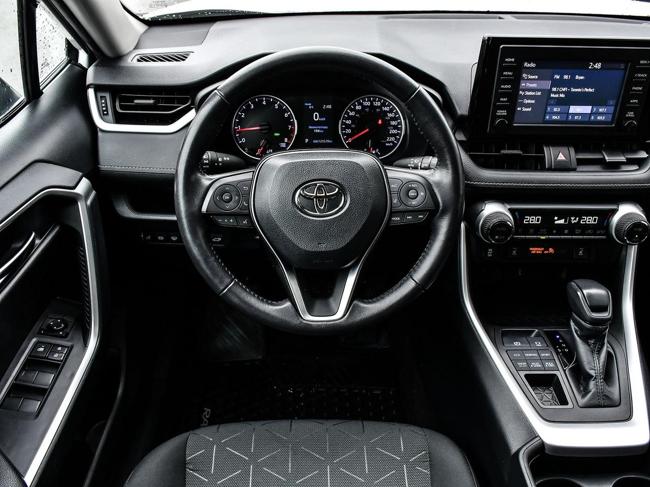 2020 Toyota RAV4 XLE AWD   1OWNER  CERTIFIED  HEATED SEATS  SUNROOF Photo