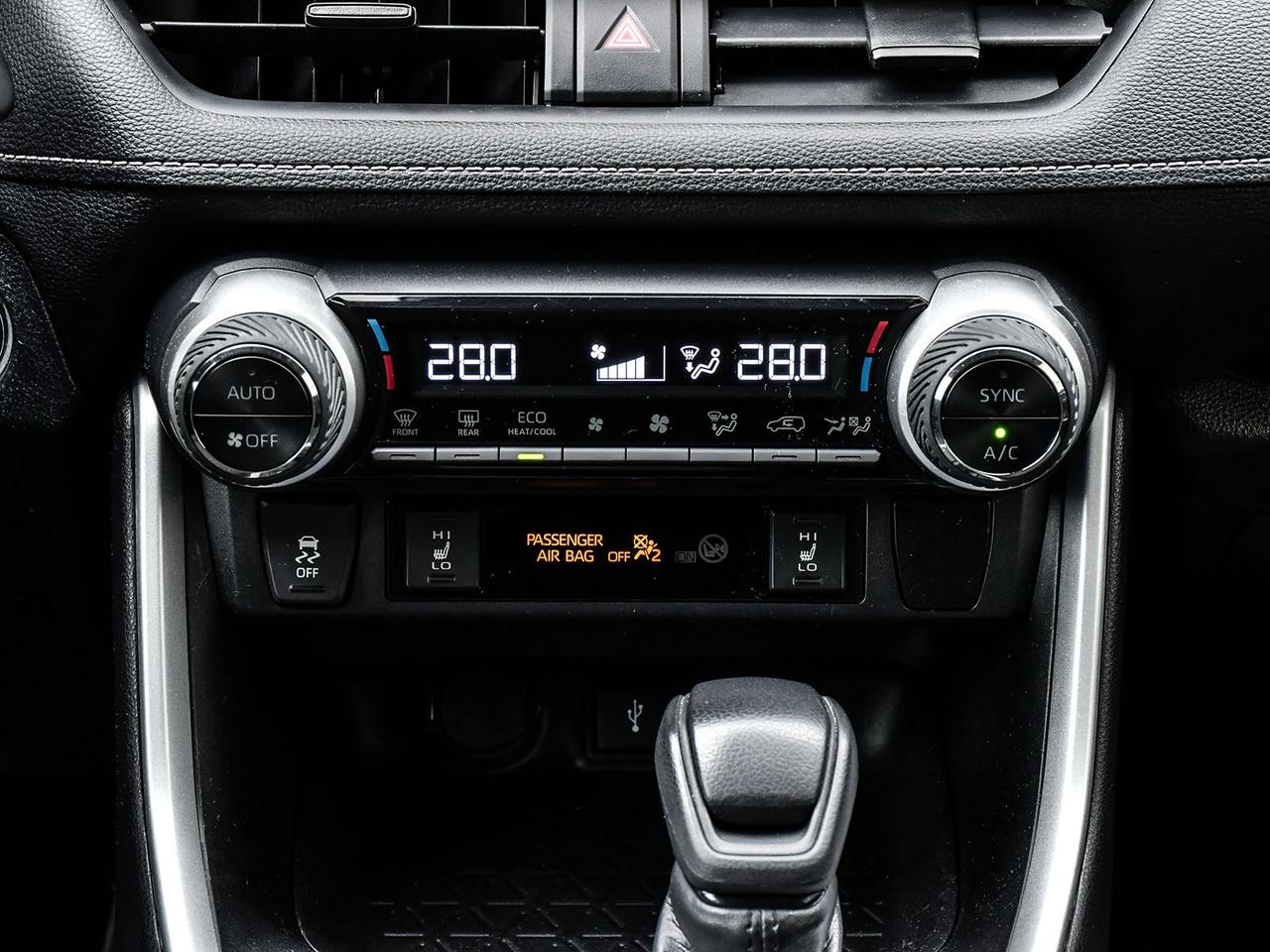 2020 Toyota RAV4 XLE AWD   1OWNER  CERTIFIED  HEATED SEATS  SUNROOF Photo