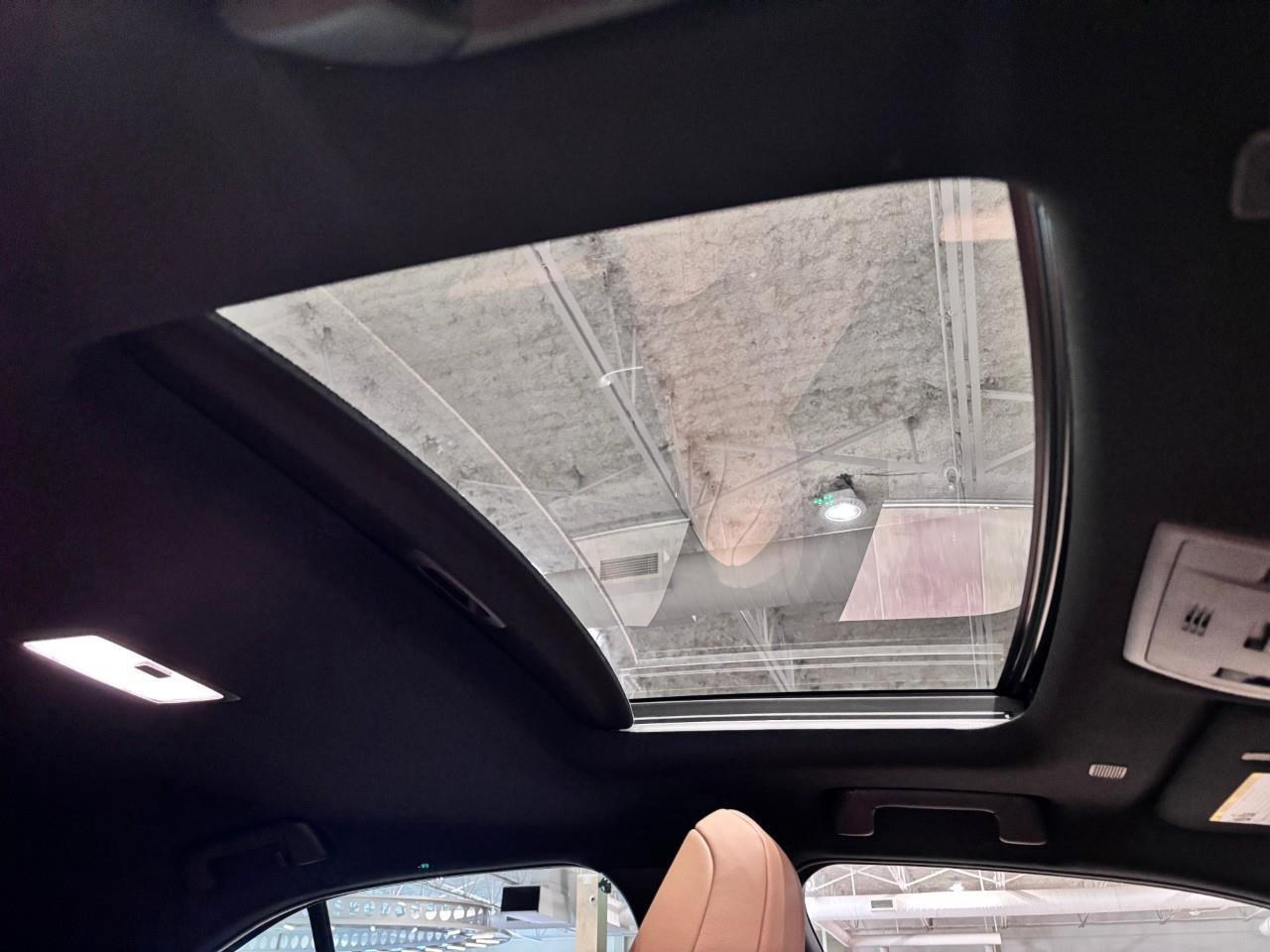 2023 Lexus UX 250H LUXURY PACKAGE - CARFAX CLEAN Photo