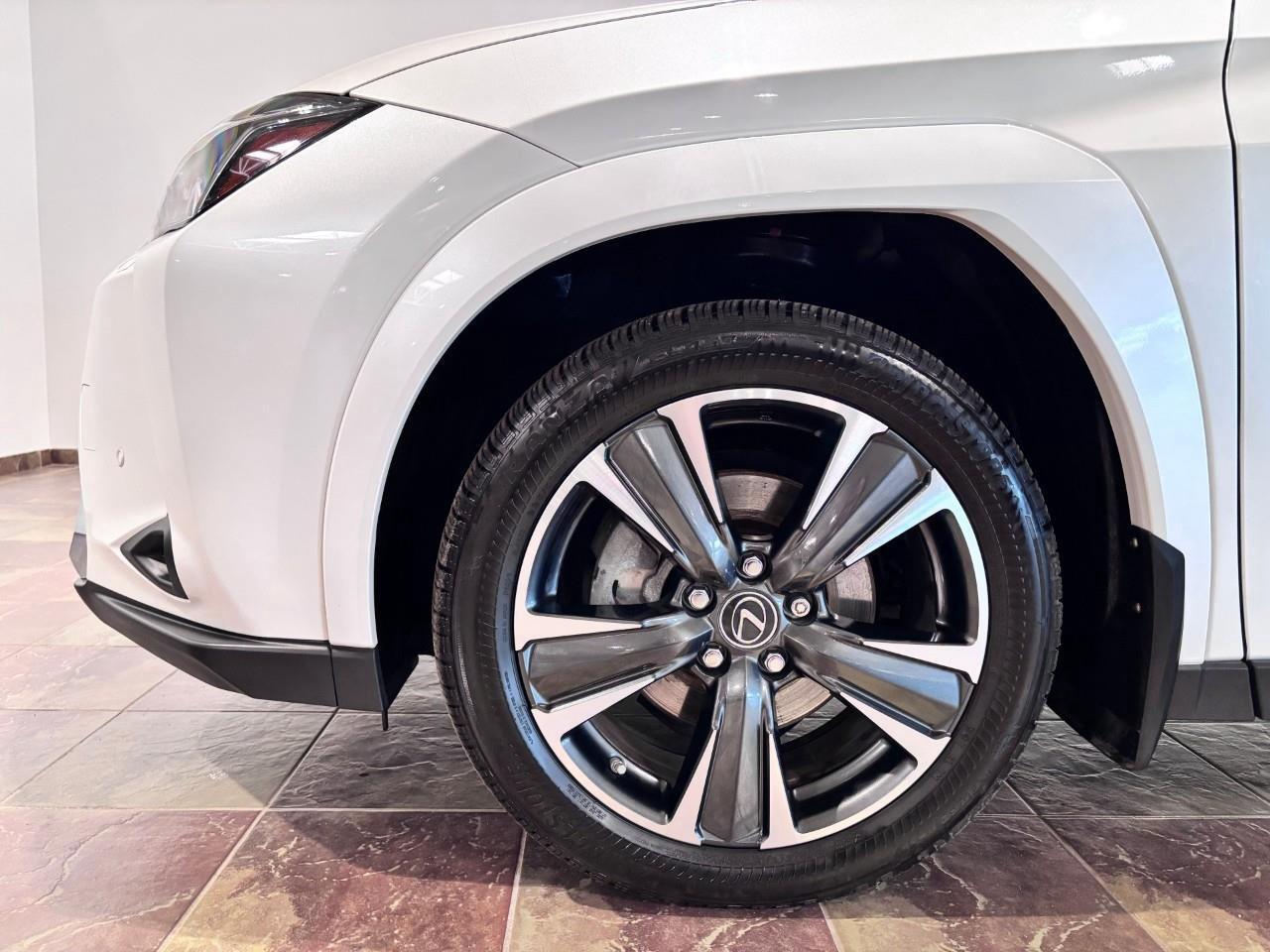 2023 Lexus UX 250H LUXURY PACKAGE - CARFAX CLEAN Photo