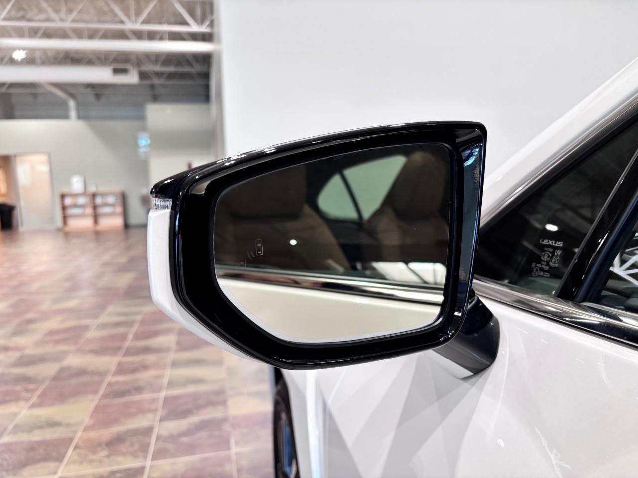 2023 Lexus UX 250H LUXURY PACKAGE - CARFAX CLEAN Photo