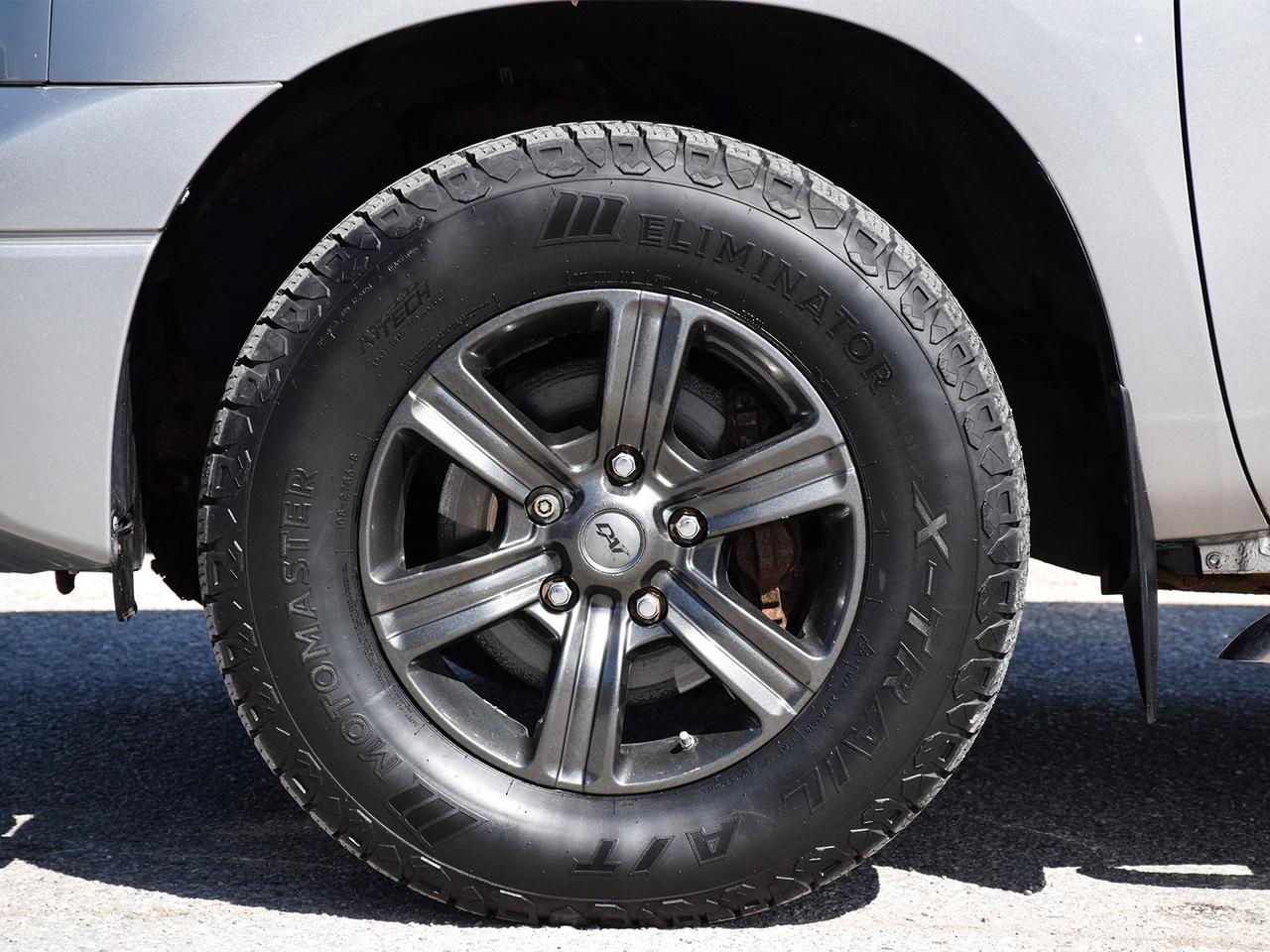 2008 Toyota Tundra SR5 CrewMax 4x4 ~5.7L i-FORCE V8 ~ONLY 139,000 KM! Photo