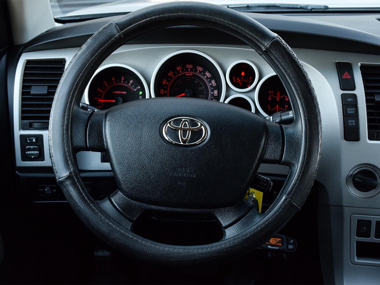2008 Toyota Tundra SR5 CrewMax 4x4 ~5.7L i-FORCE V8 ~ONLY 139,000 KM! Photo