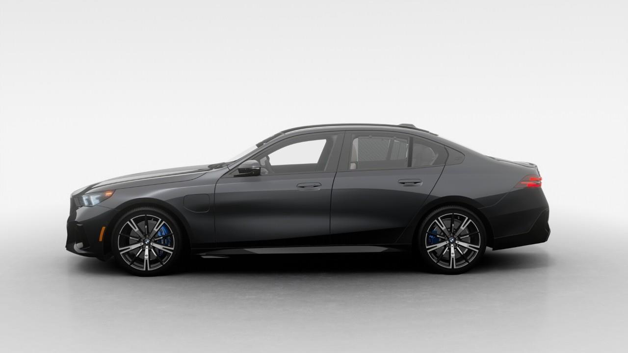 2027 BMW 550e xDrive 4dr All-Wheel Drive Sedan Photo