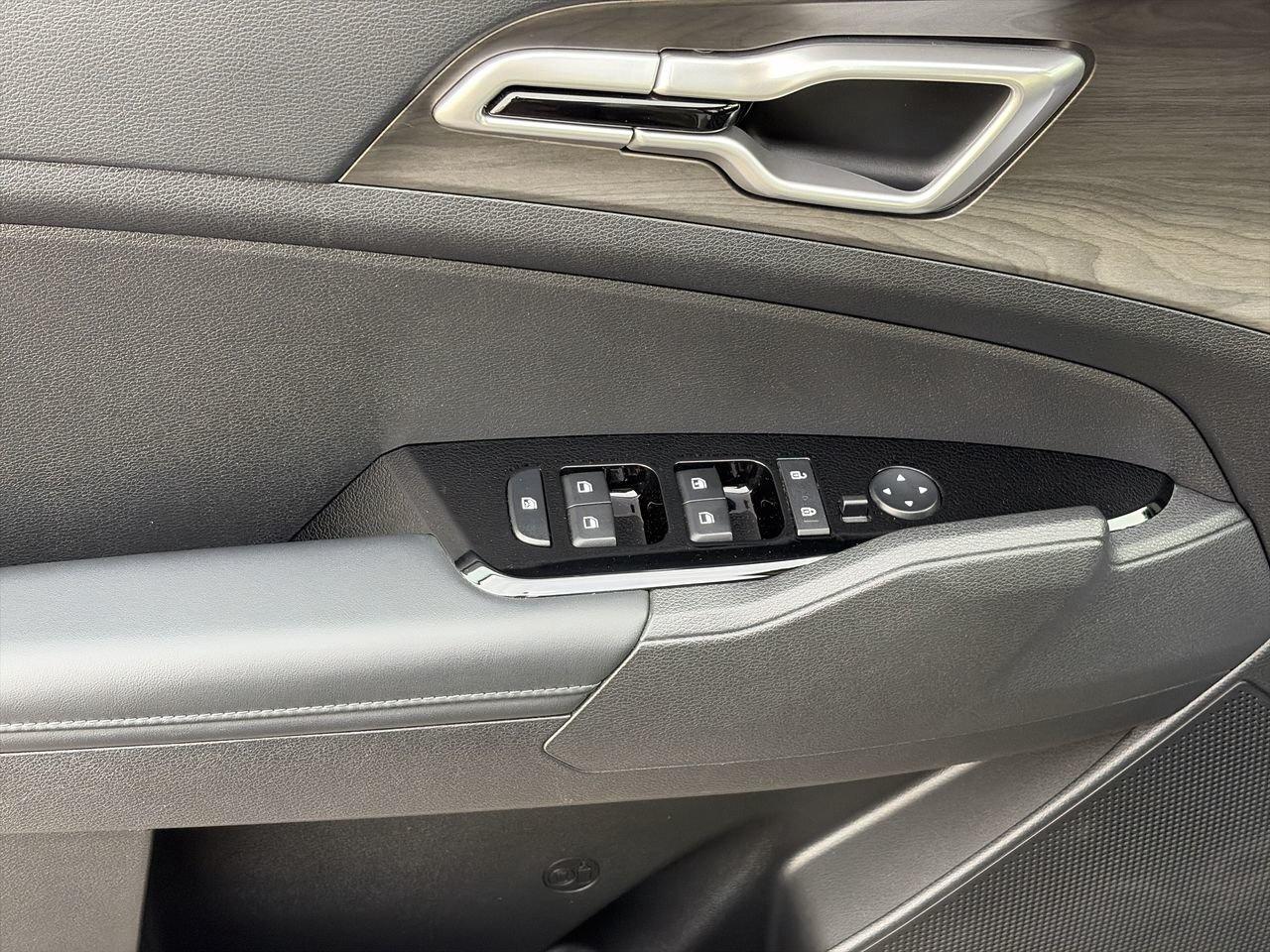 2023 Kia Sportage X-Line AWD Lthr Seats   Wireless Charger   Parking Photo