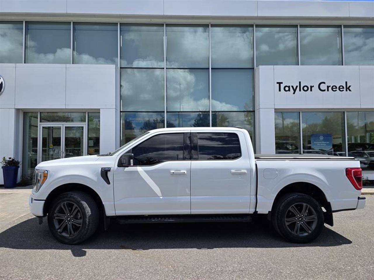2023 Ford F-150 4x4 - Supercab XLT - 145 WB One-owner vehicle Photo