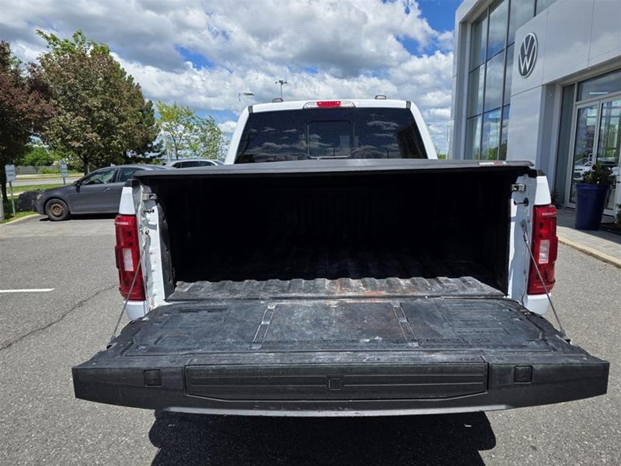 2023 Ford F-150 4x4 - Supercab XLT - 145 WB One-owner vehicle Photo