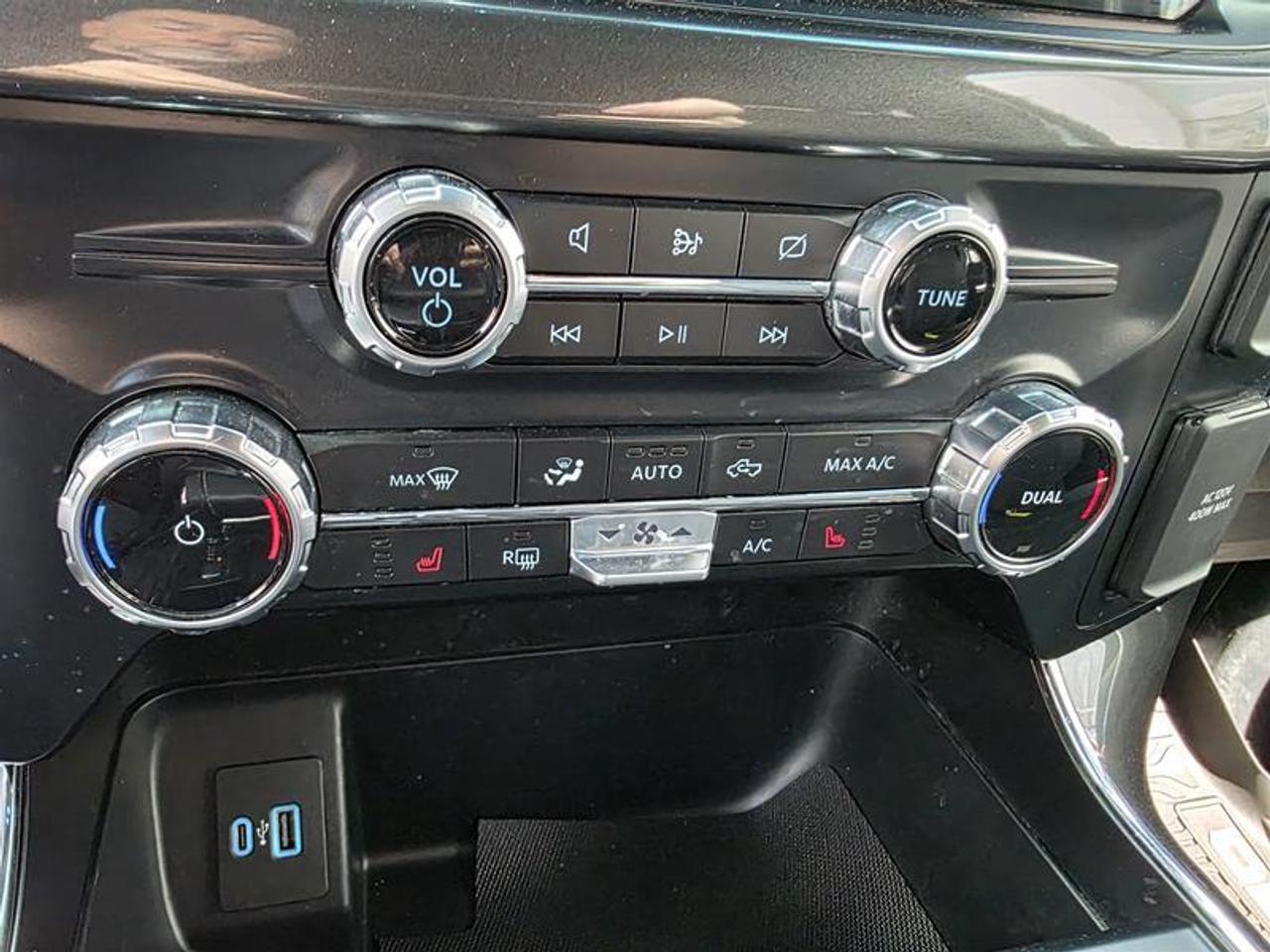 2023 Ford F-150 4x4 - Supercab XLT - 145 WB One-owner vehicle Photo