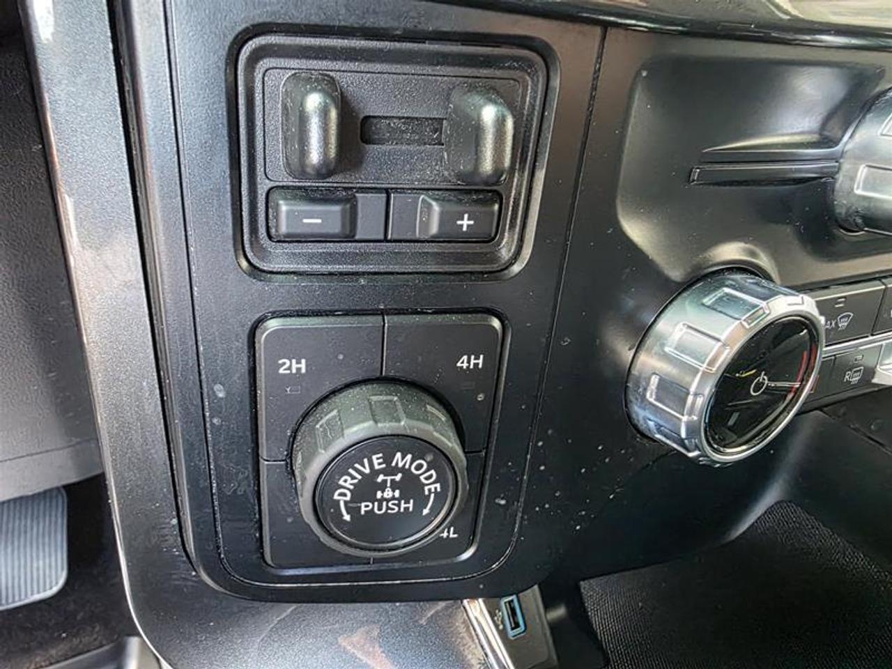 2023 Ford F-150 4x4 - Supercab XLT - 145 WB One-owner vehicle Photo