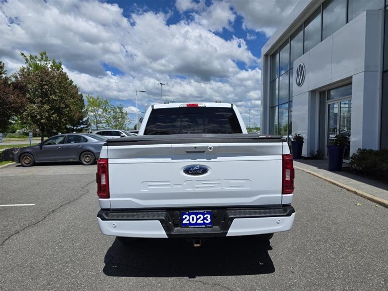 2023 Ford F-150 4x4 - Supercab XLT - 145 WB One-owner vehicle Photo2
