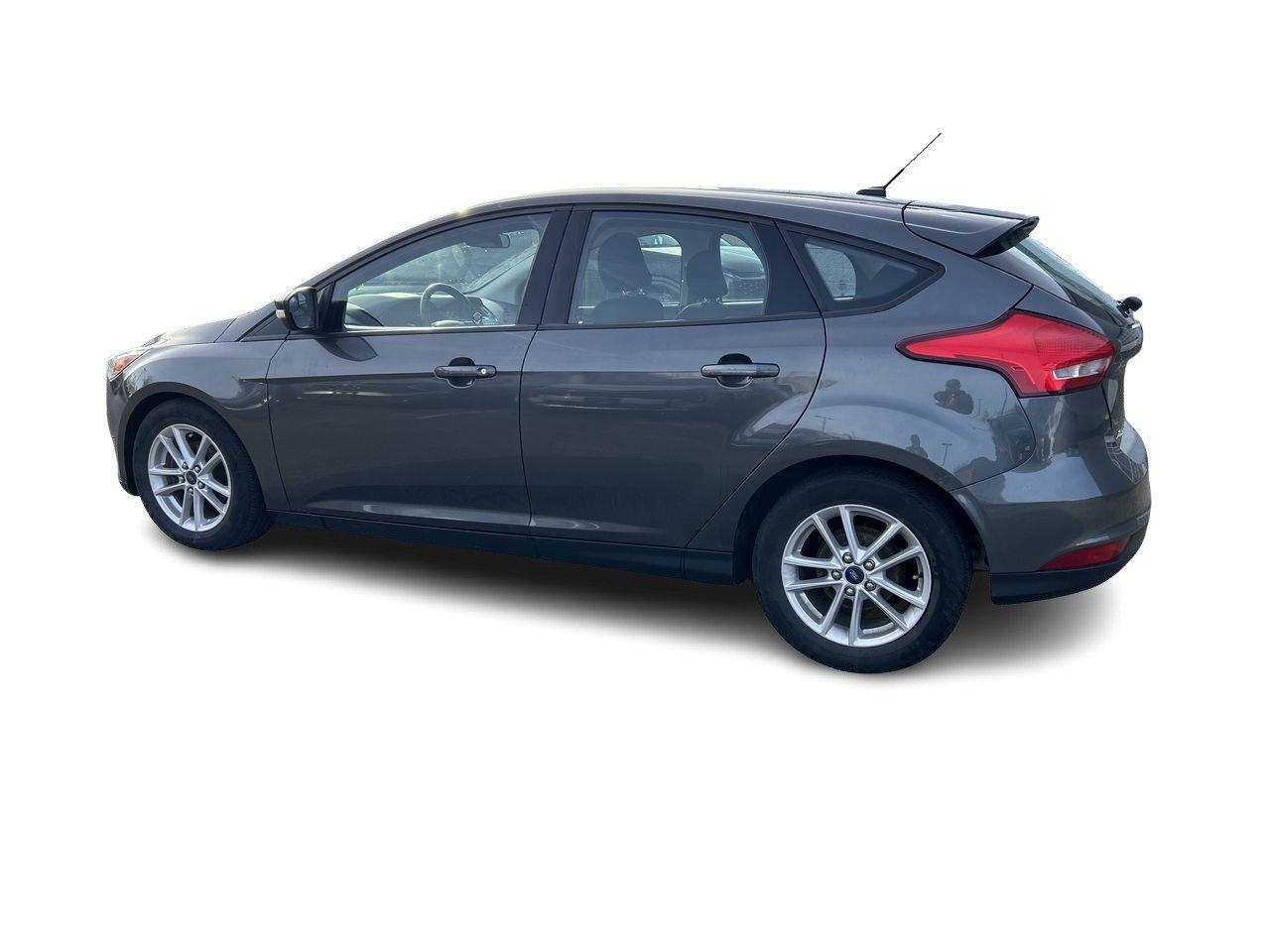 2017 Ford Focus SE Hatchback Clean Carfax   Htd Seats   Rear Camer Photo