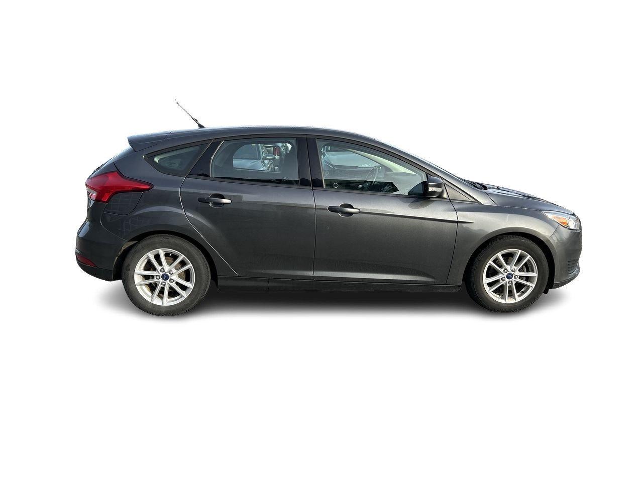 2017 Ford Focus SE Hatchback Clean Carfax   Htd Seats   Rear Camer Photo