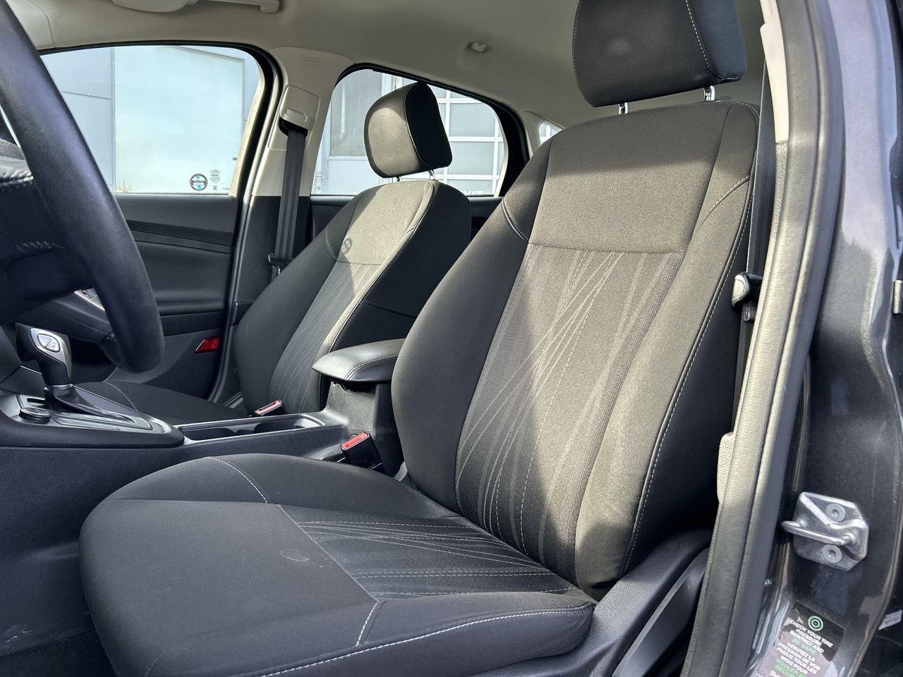 2017 Ford Focus SE Hatchback Clean Carfax   Htd Seats   Rear Camer Photo