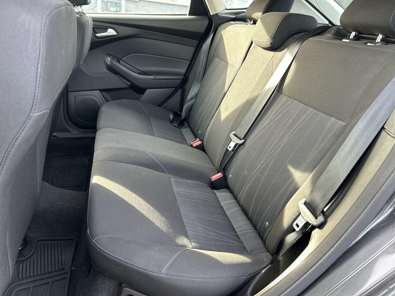2017 Ford Focus SE Hatchback Clean Carfax   Htd Seats   Rear Camer Photo