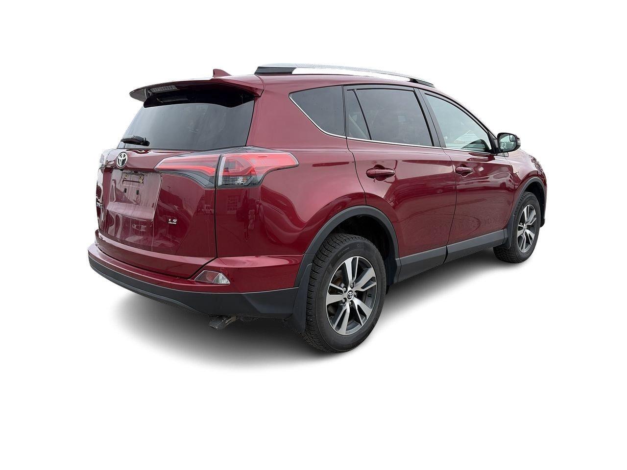 2018 Toyota RAV4 LE All Season & Winter Tire Sets   Backup Cam   Ht Photo