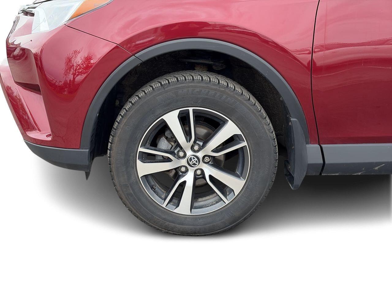 2018 Toyota RAV4 LE All Season & Winter Tire Sets   Backup Cam   Ht Photo