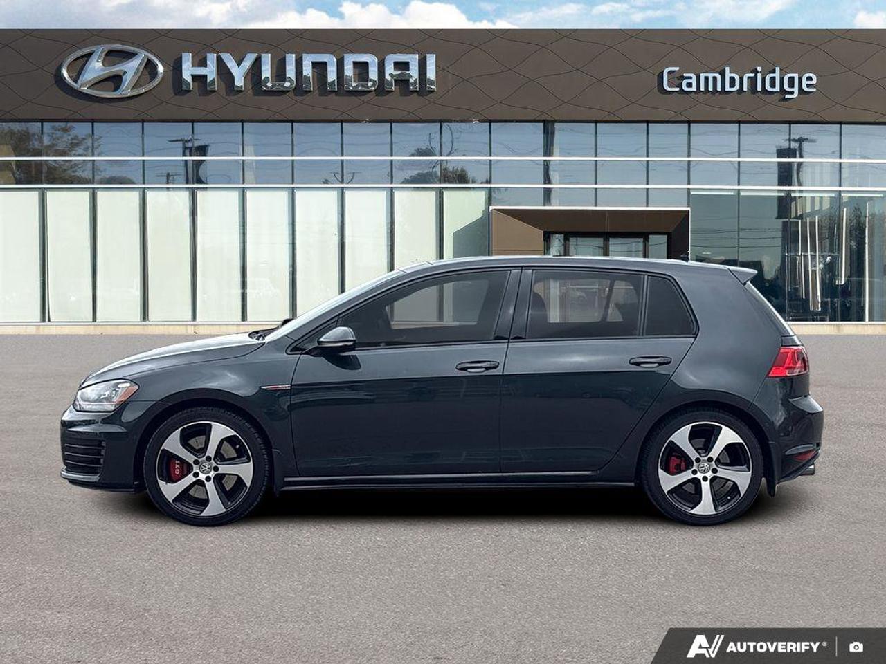 2016 Volkswagen Golf GTI Performance   NO ACCIDENTS   220HP   7.2L/100KM Photo