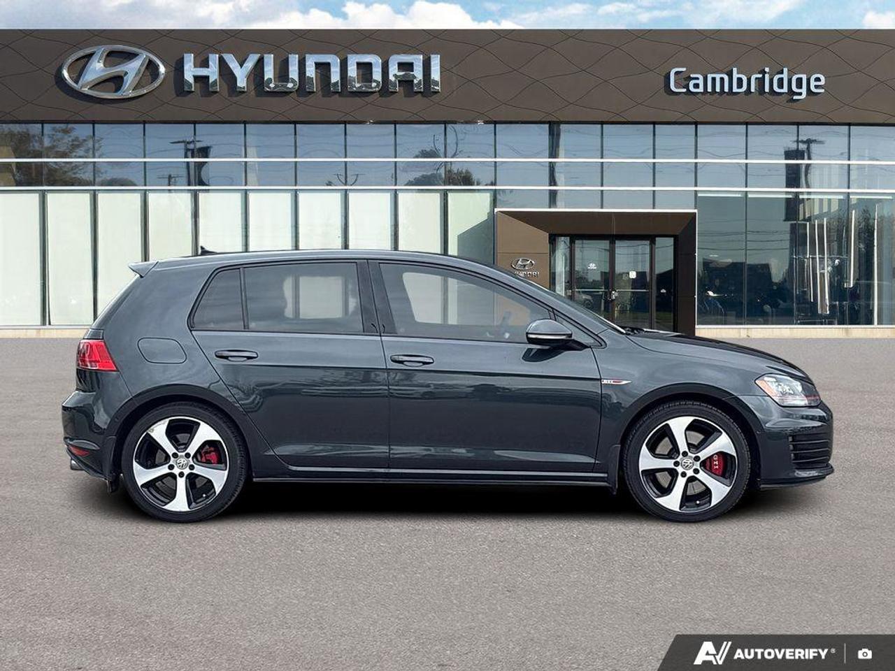 2016 Volkswagen Golf GTI Performance   NO ACCIDENTS   220HP   7.2L/100KM Photo