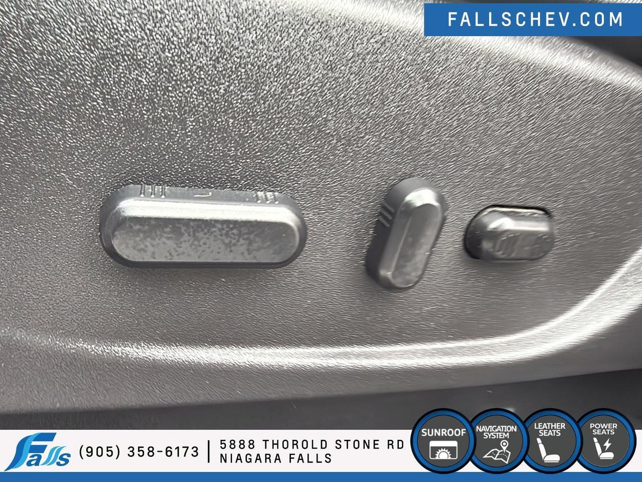2016 Ford Escape Titanium LEATHER,SUNROOF,NAV,AWD Photo