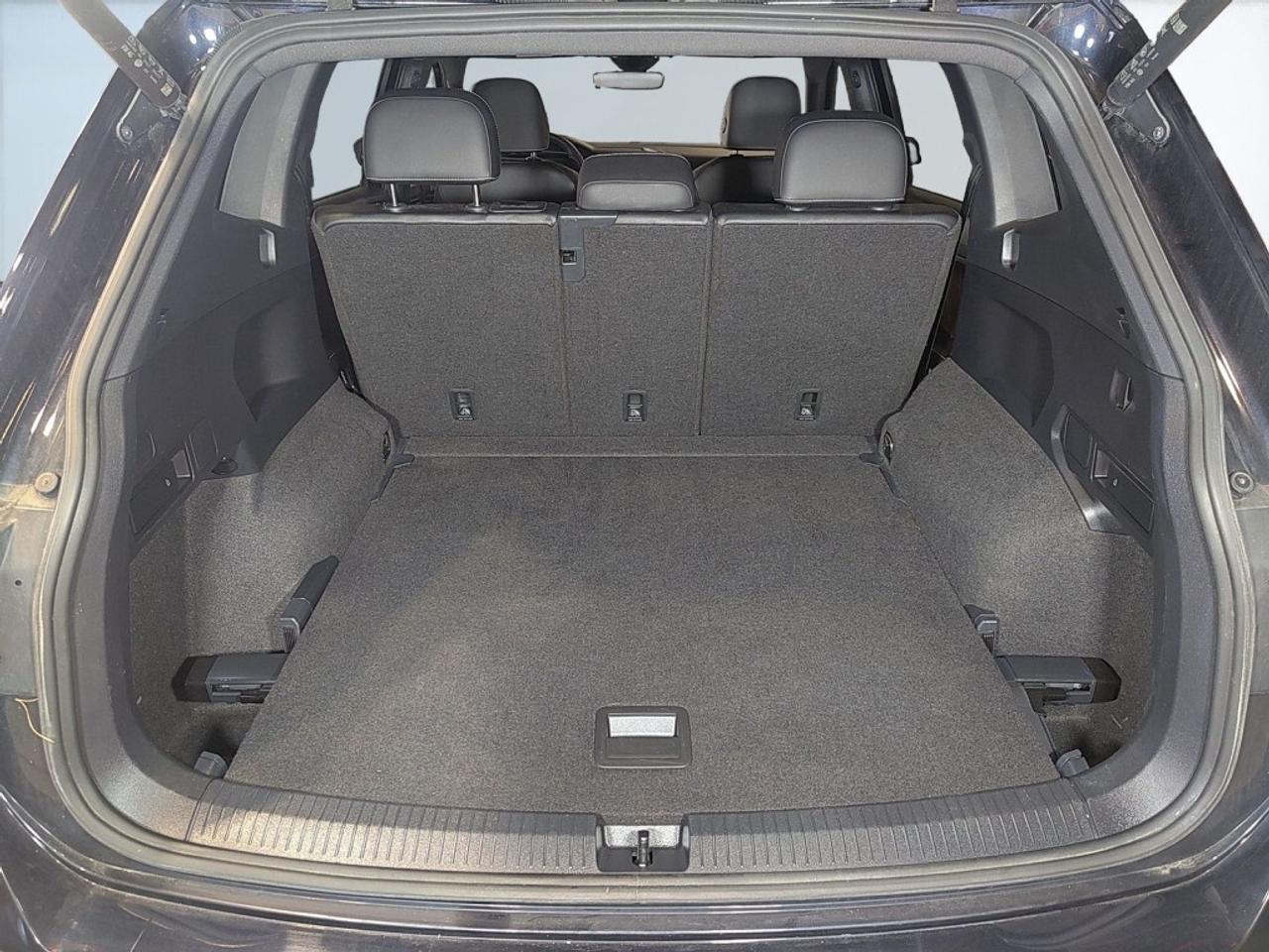 2022 Volkswagen Tiguan Highline R-Line 4MOTION   Panoramic Roof   Rare 2- Photo
