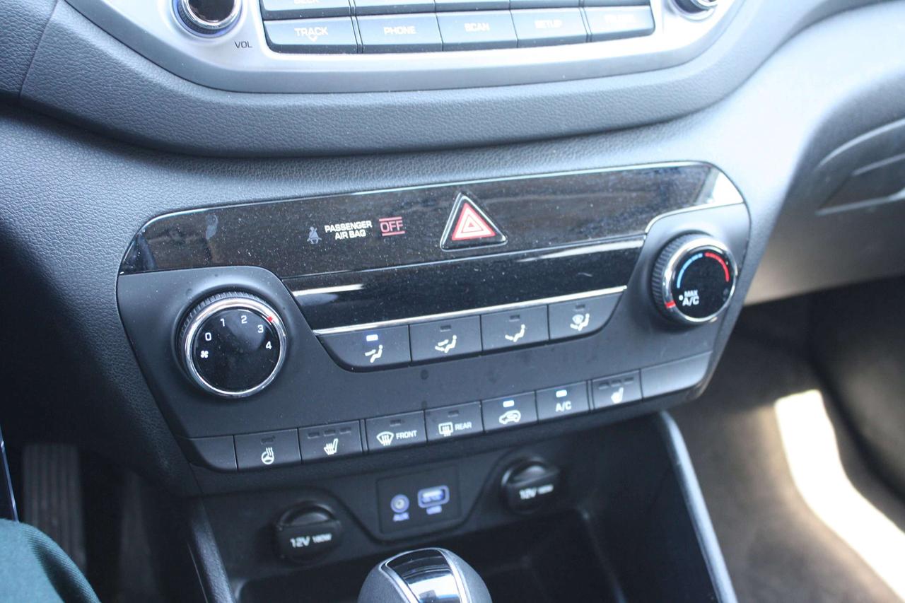 2017 Hyundai Tucson AWD 4DR 2.0L PREMIUM Photo