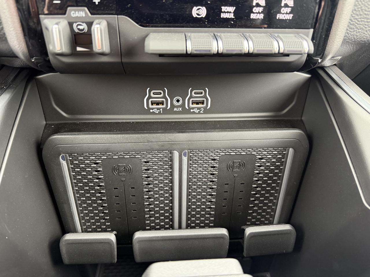 2026 RAM 3500 Big Horn 4x4 Crew Cab Night Edition - Navigation! Photo