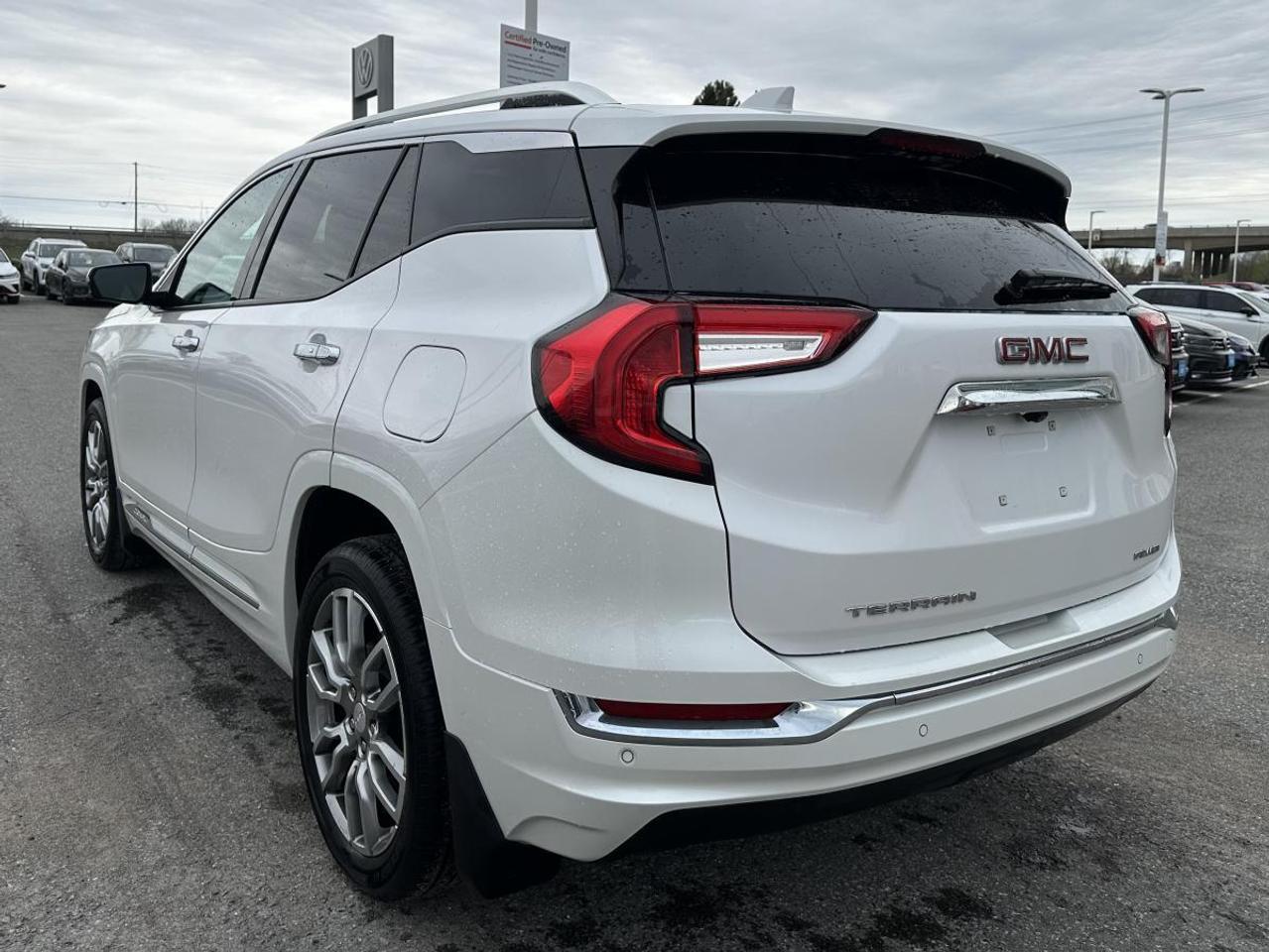 2022 GMC Terrain Denali AWD - 1 OWNER Photo3