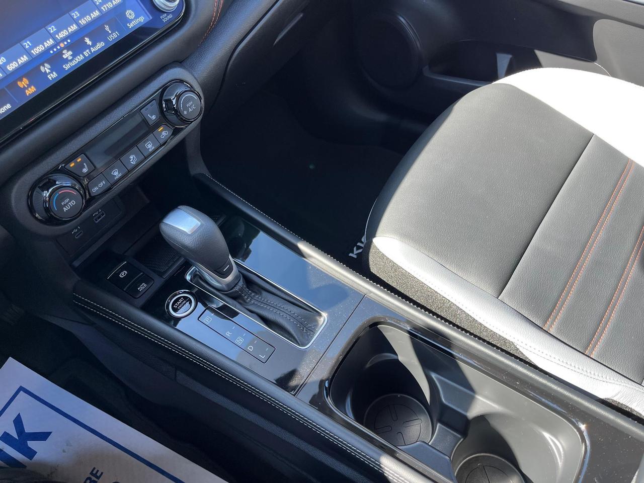 2024 Nissan Kicks SR PREMIUM FWD Photo