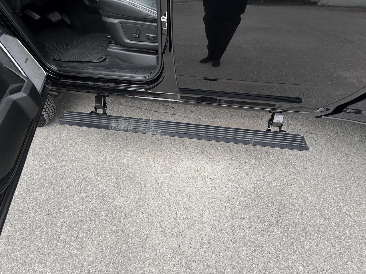 2026 RAM 3500 LARAMIE CREW 4X4 DUALLIE- SUNROOF - AIR SUSP Photo2