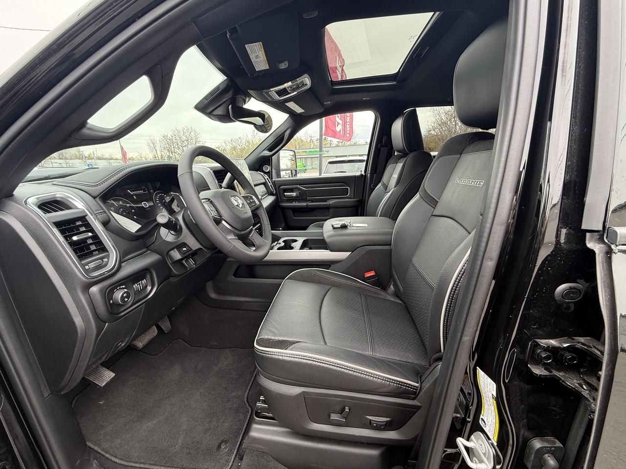 2026 RAM 3500 LARAMIE CREW 4X4 DUALLIE- SUNROOF - AIR SUSP Photo