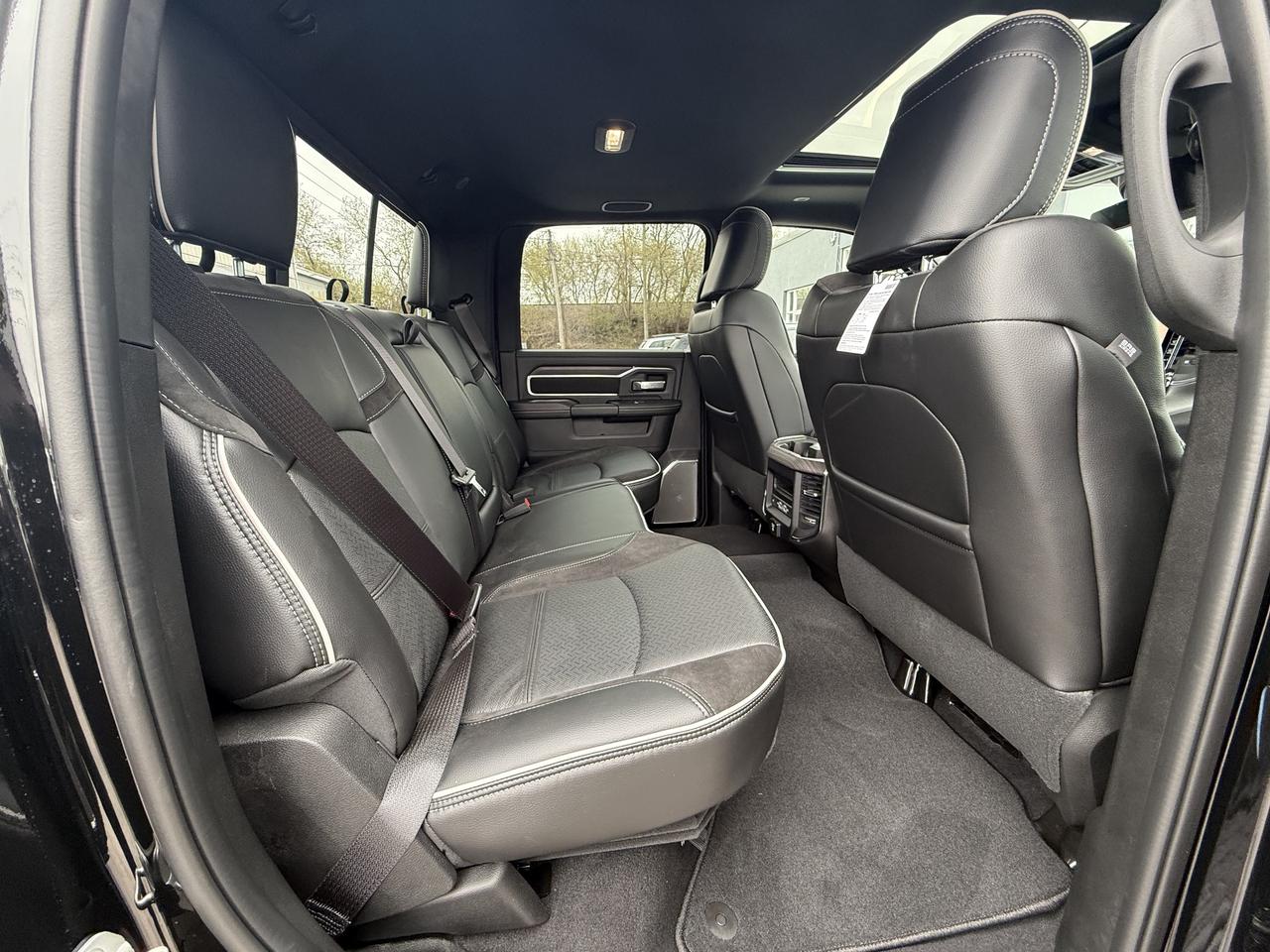 2026 RAM 3500 LARAMIE CREW 4X4 DUALLIE- SUNROOF - AIR SUSP Photo