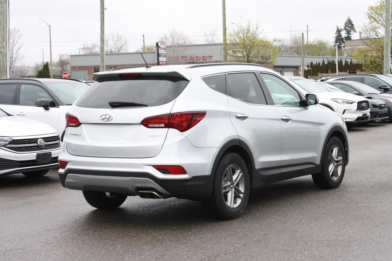 2018 Hyundai Santa Fe Sport 2.4L FWD Photo3