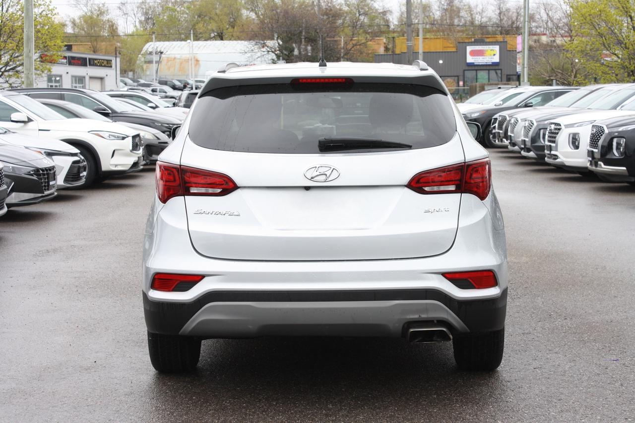2018 Hyundai Santa Fe Sport 2.4L FWD Photo
