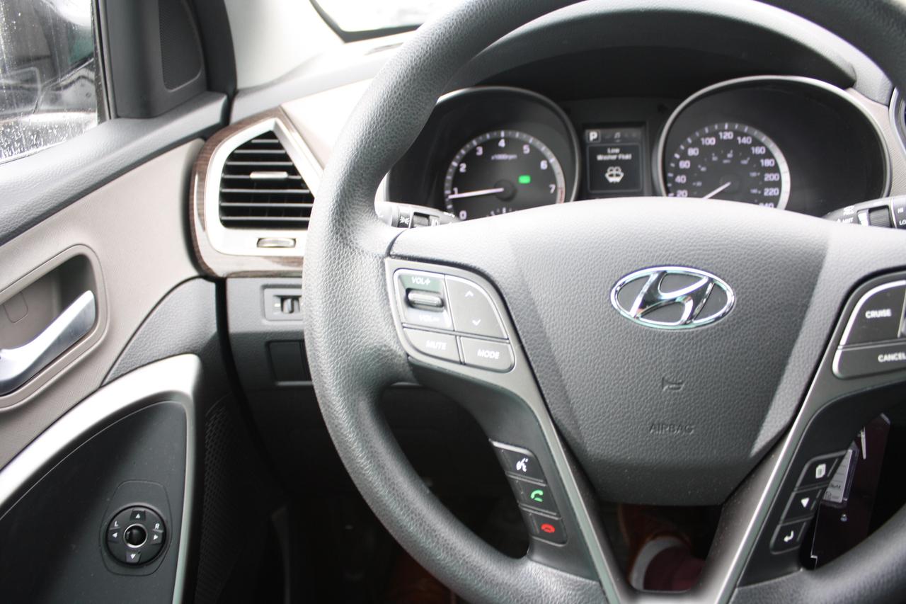 2018 Hyundai Santa Fe Sport 2.4L FWD Photo