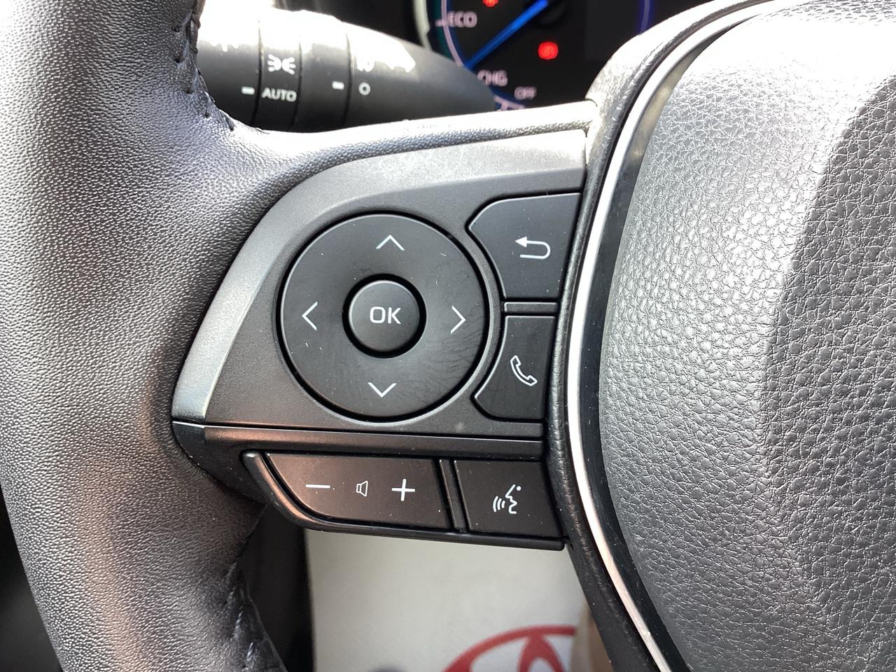 2023 Toyota RAV4 Hybrid XLE PREMIUM AWD Photo