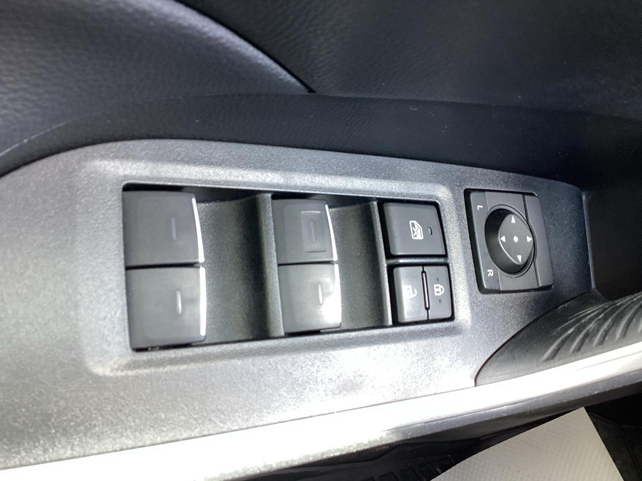 2023 Toyota RAV4 Hybrid XLE PREMIUM AWD Photo