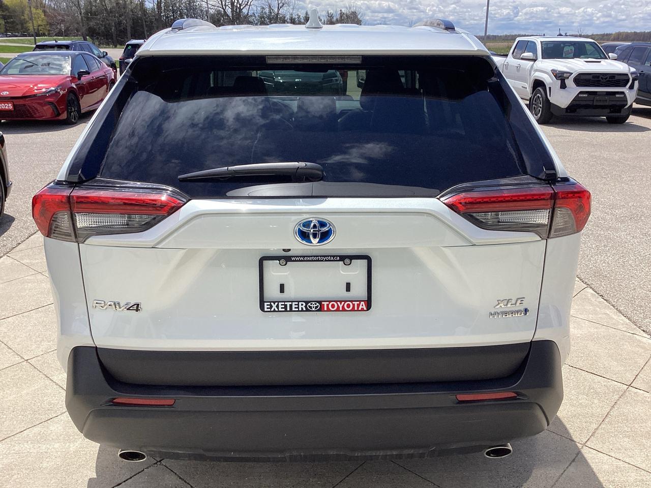 2023 Toyota RAV4 Hybrid XLE PREMIUM AWD Photo