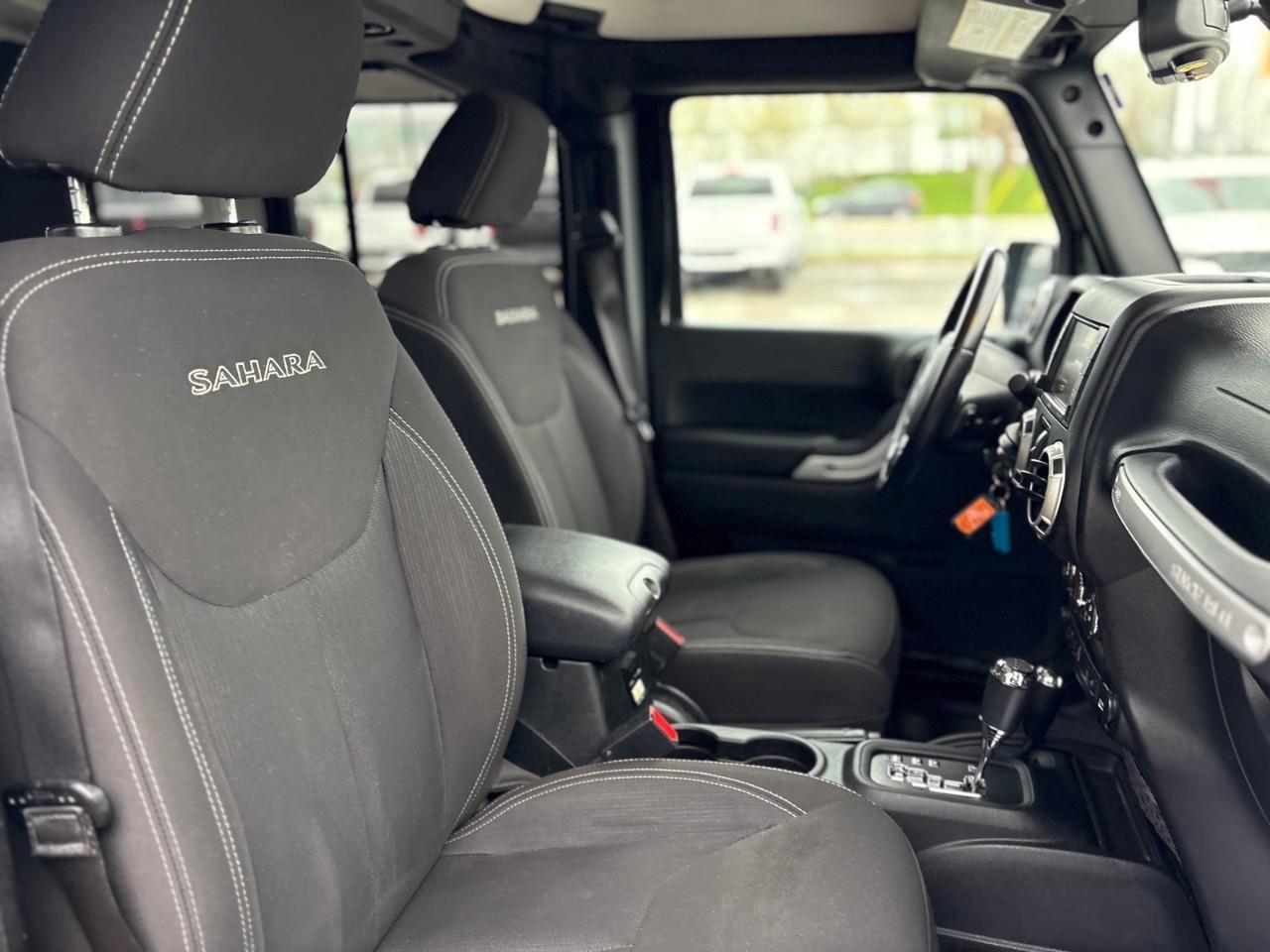 2017 Jeep WRANGLER UNLIMITED Sahara 4dr 4x4 Photo